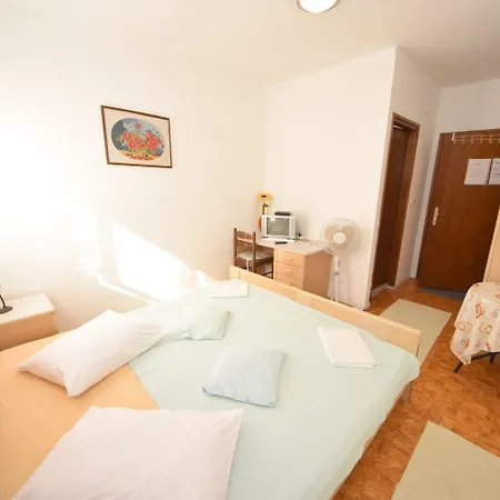 Guest house Smilje 3*